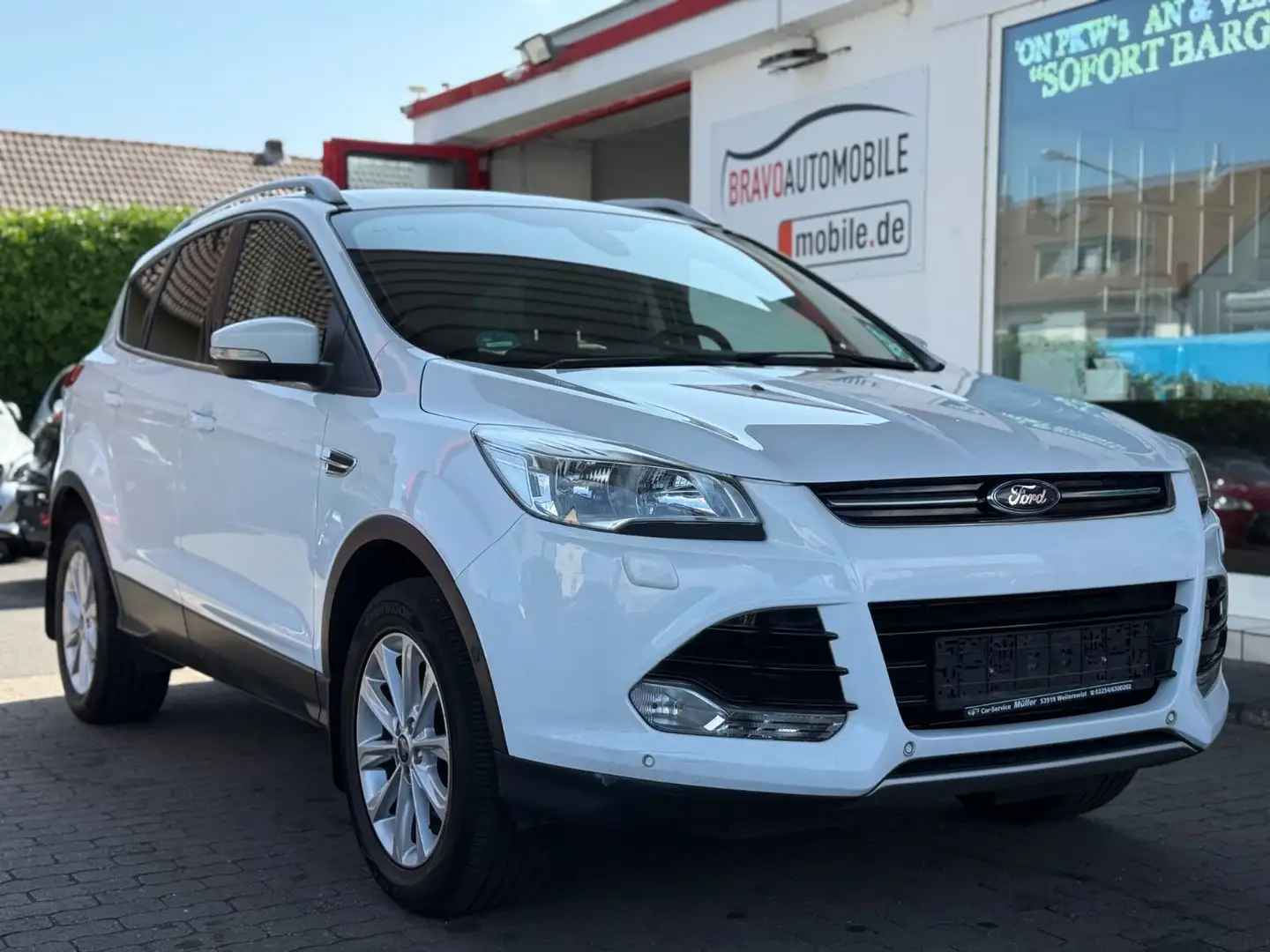 Ford Kuga Titanium LEDER/NAVI/PDC/SHZ/S&S/KEYLESS/USB White - 1