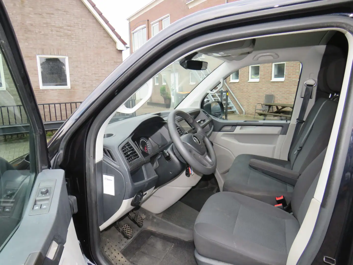 Volkswagen Transporter 2.0 TDI 102Pk L2H1 Comfortline GB * Rijklaarprijs Zwart - 2