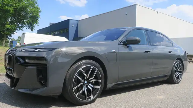 BMW 750 750eXAS PHEV (360 kW) M packet "Netto 64500euro"