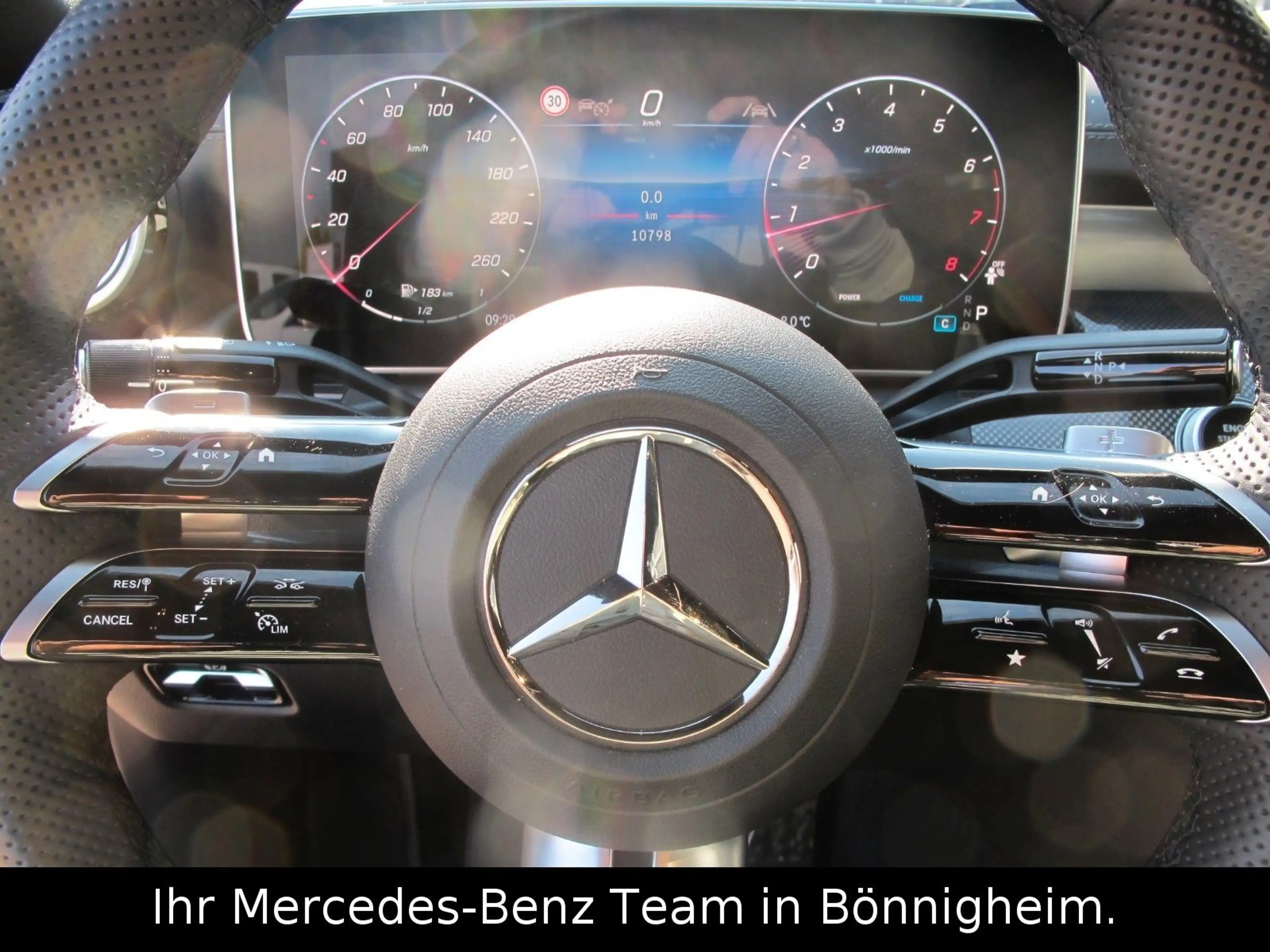 Mercedes-Benz CLE 200 Edition AMG / 360° / Night / Panorama — photo 9