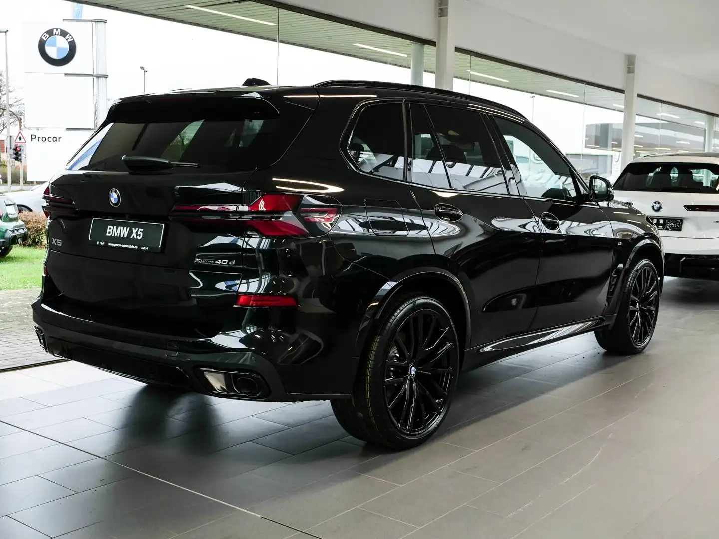 BMW X5 xDrive40d Zwart - 2