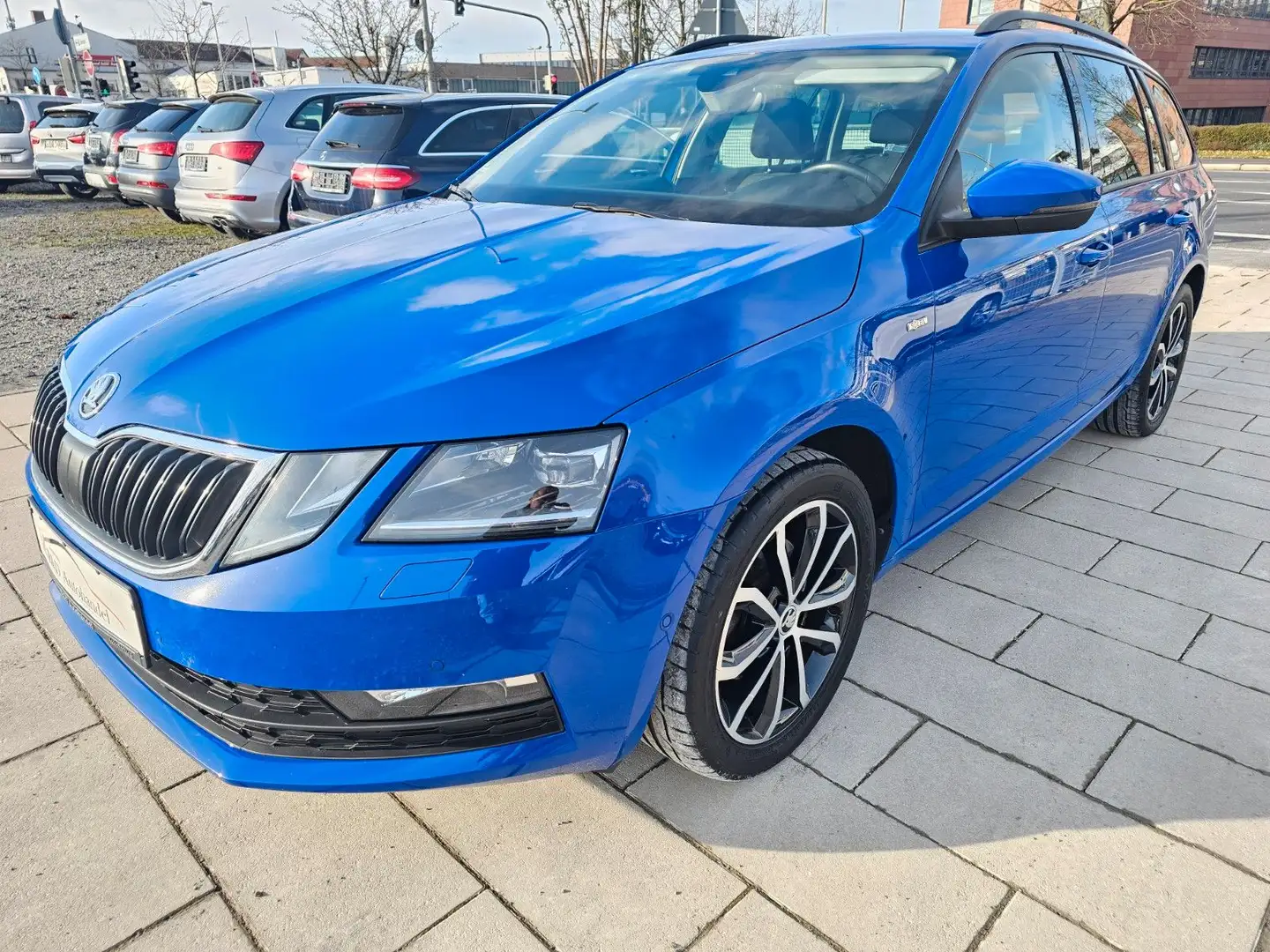 Skoda Octavia Combi Soleil Navi RFK Top Zustand Azul - 1
