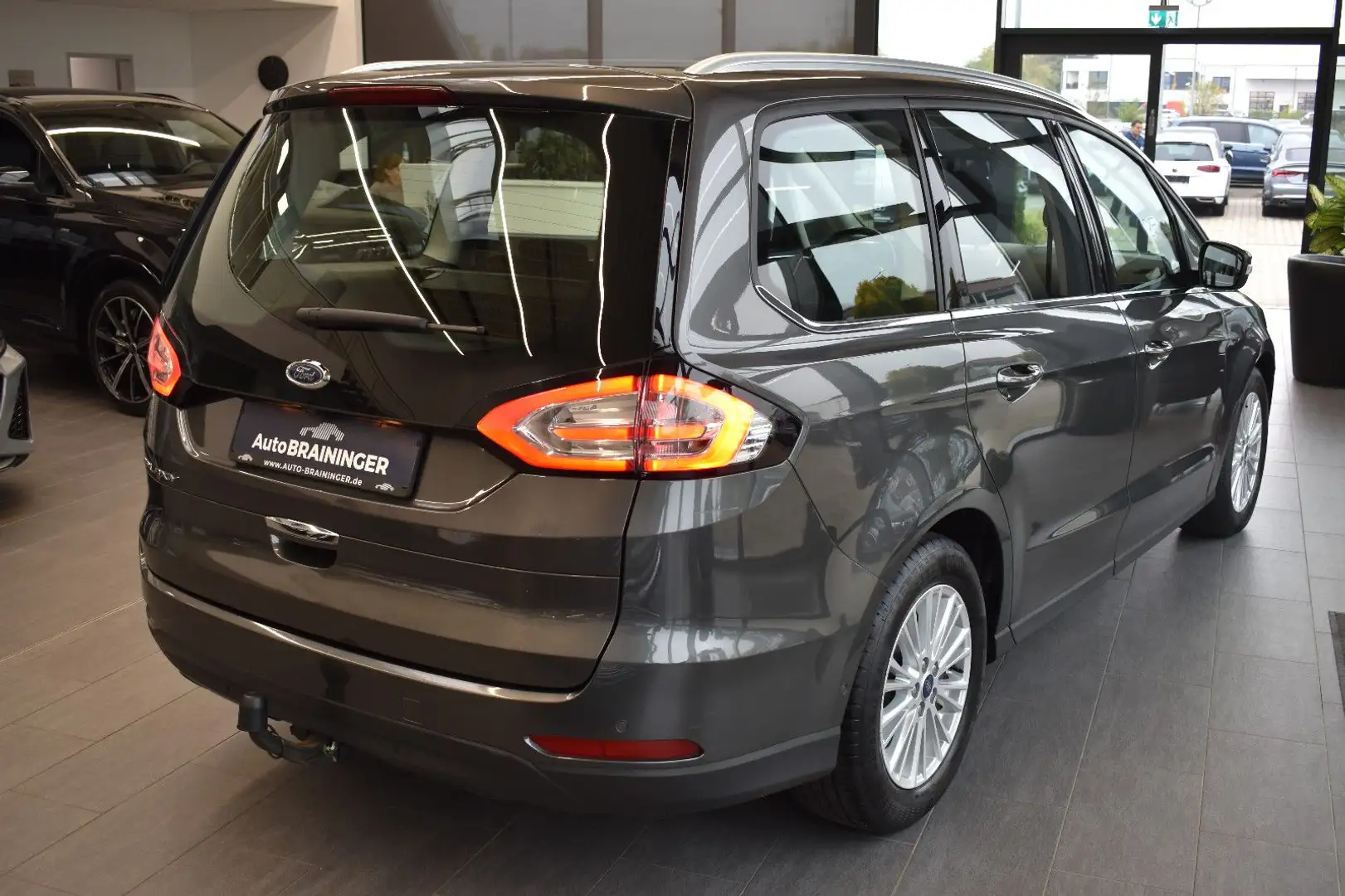 Ford Galaxy 2.0TDCI Titanium Aut. LED~AHK~Navi~RFKam Grau - 2