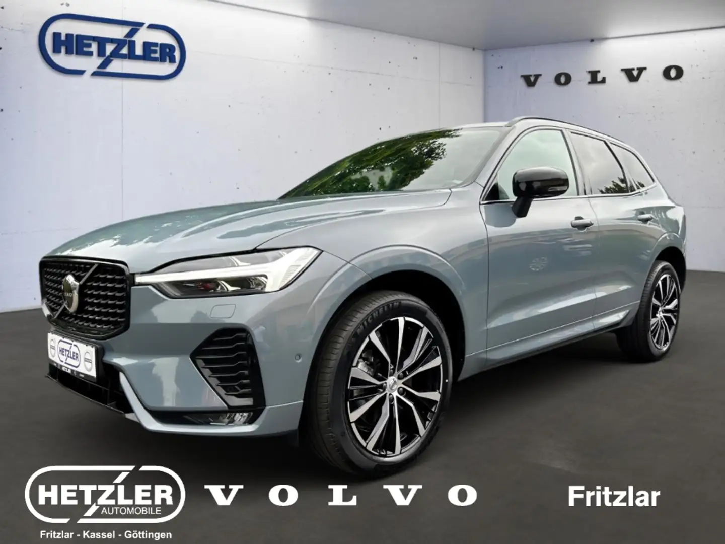 Volvo XC60 Plus Dark 2WD B4 Benzin EU6d StandHZG AHK El. Pano Gris - 1
