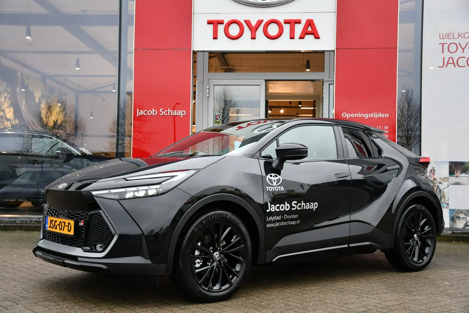 Toyota C-HR 2.0 Plug-in Hybrid 220 Black Edition Automaat 223p Schwarz - 1