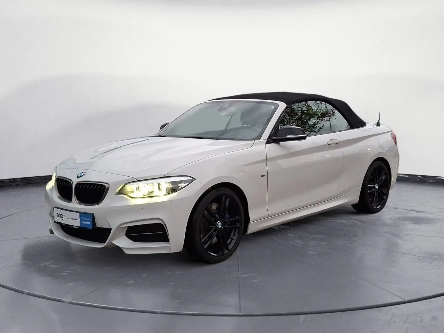 BMW 240 A xDrive Cabrio M Sport Harman Kardon Navi Weiß - 2