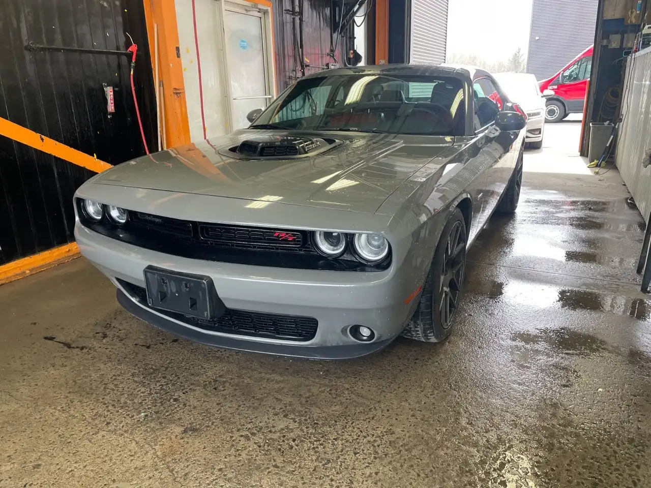 Dodge Challenger снимка Dodge Challenger