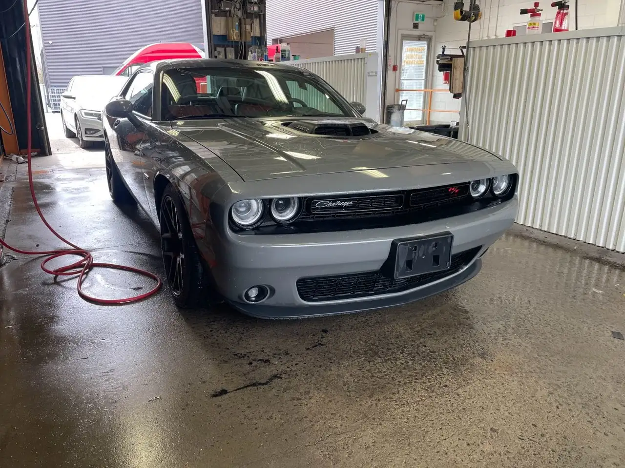Dodge Challenger снимка Dodge Challenger