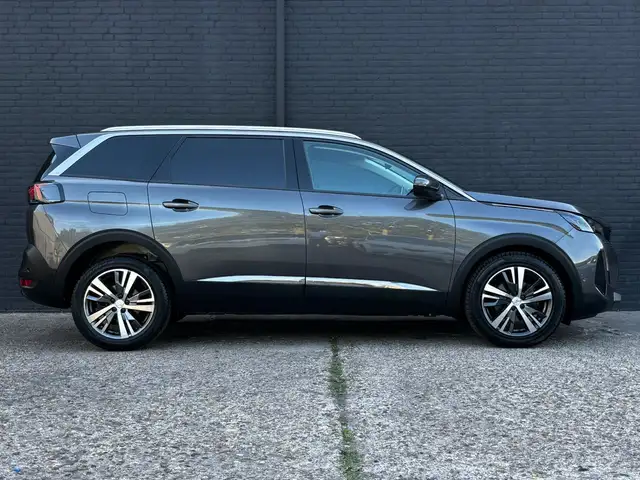 Peugeot 5008 view 8