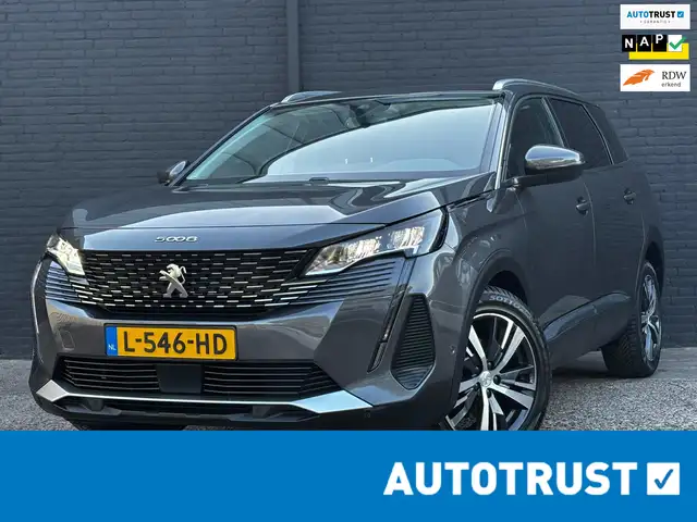 2021 Peugeot 5008 in Grey for sale