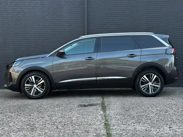 Peugeot 5008 view 11