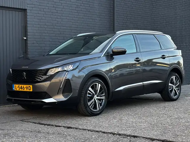 Peugeot 5008 view 12