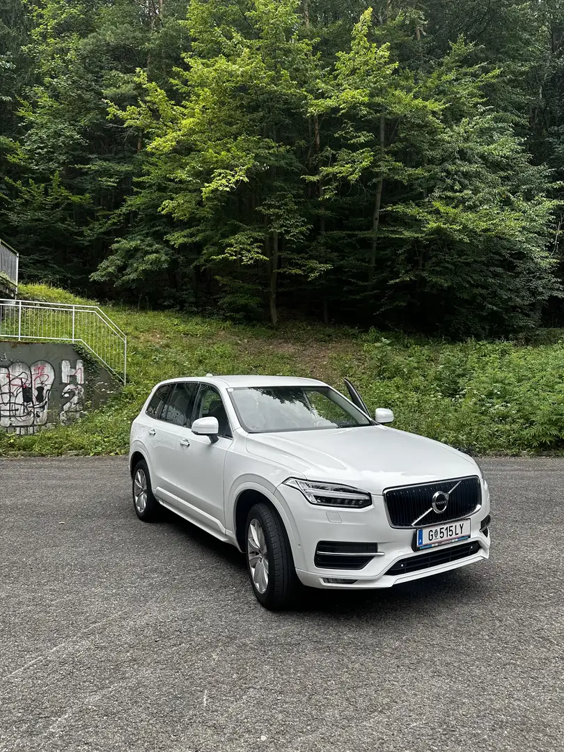 Volvo XC90 D5 AWD Momentum - 1