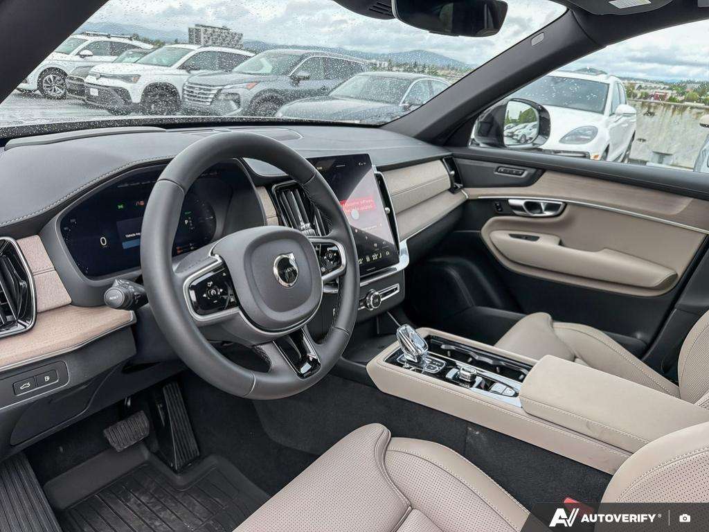 2026 Volvo XC90 T8 AWD Ultra Dark Theme 7-Seater thumb 12