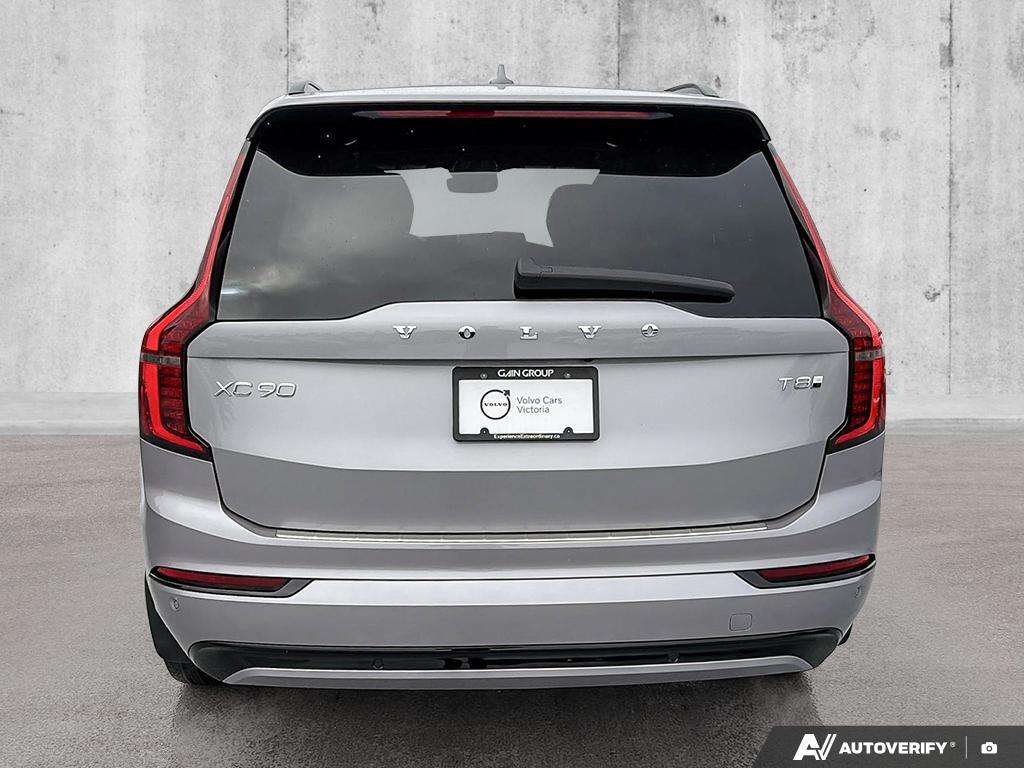 2026 Volvo XC90 T8 AWD Ultra Dark Theme 7-Seater alt 5