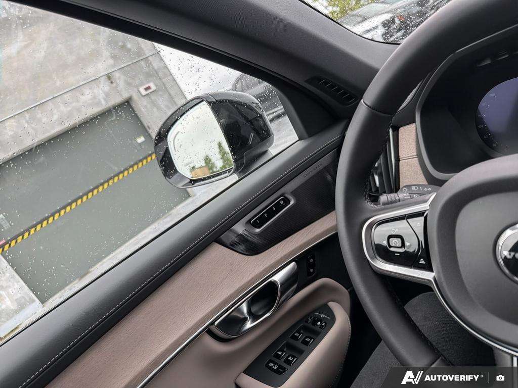 2026 Volvo XC90 T8 AWD Ultra Dark Theme 7-Seater thumb 16