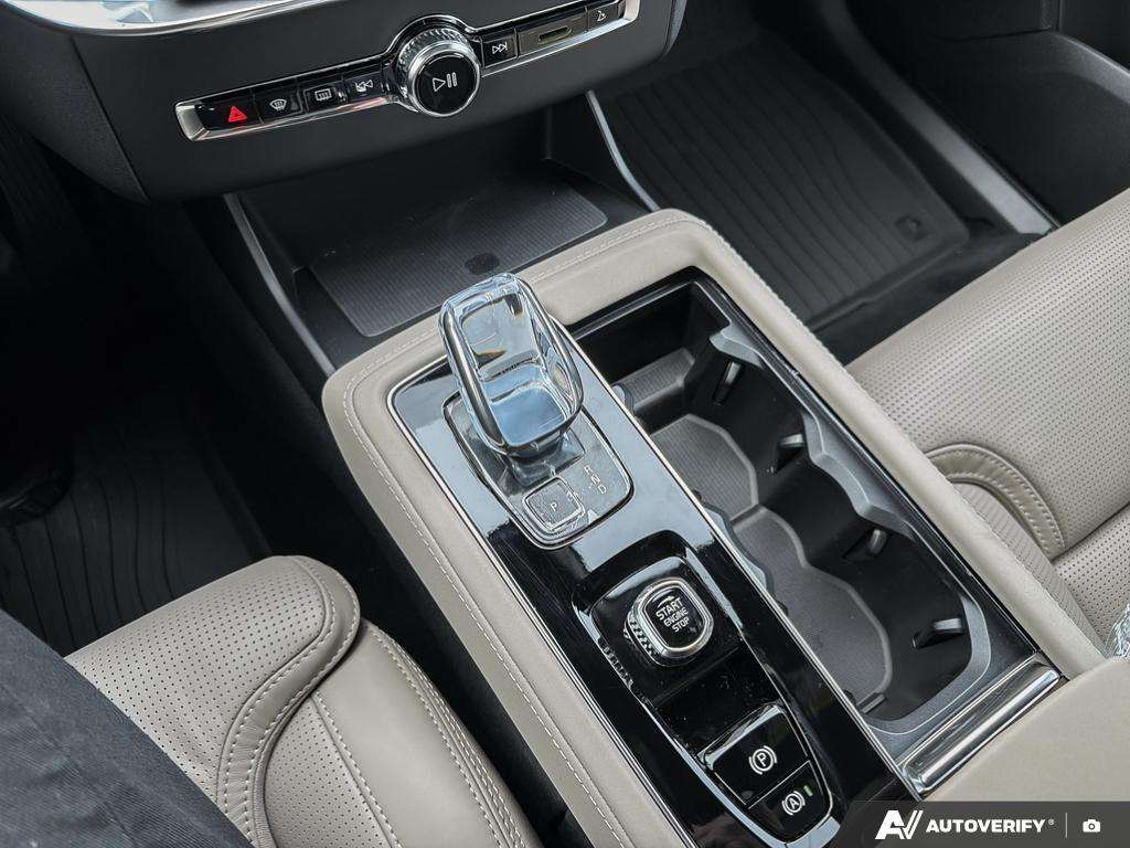 2026 Volvo XC90 T8 AWD Ultra Dark Theme 7-Seater thumb 17