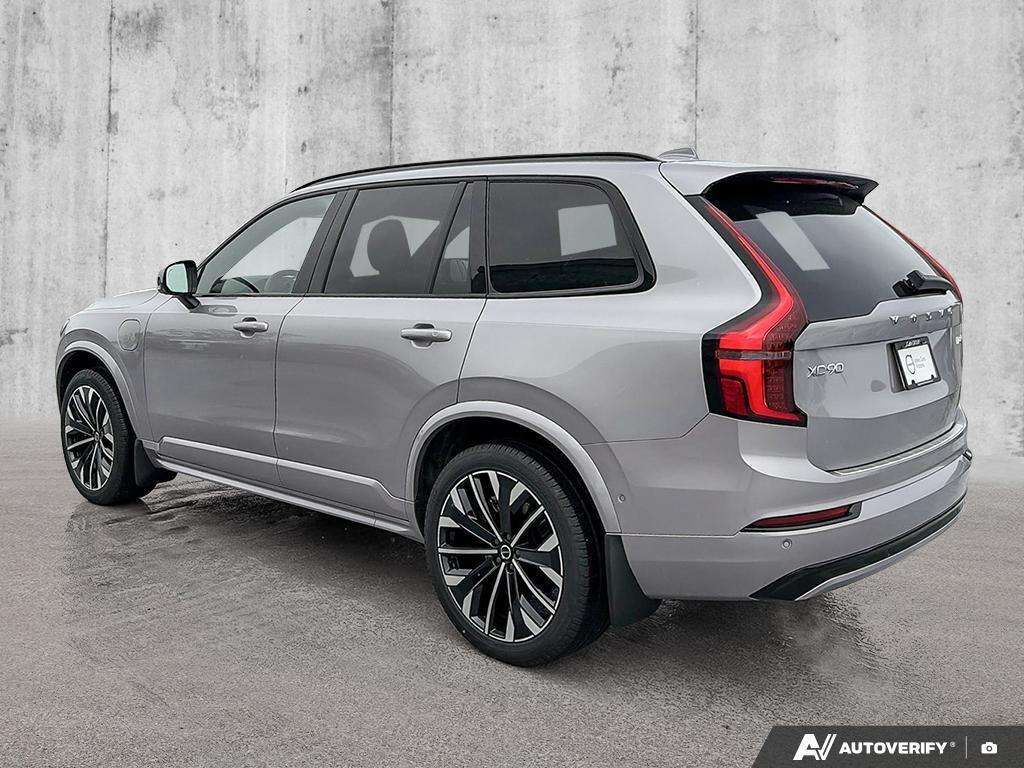 2026 Volvo XC90 T8 AWD Ultra Dark Theme 7-Seater alt 4