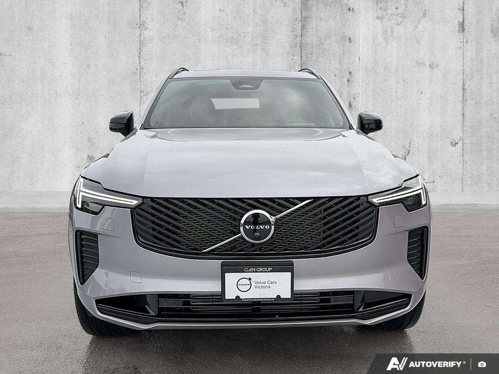 2026 Volvo XC90 T8 AWD Ultra Dark Theme 7-Seater alt 2
