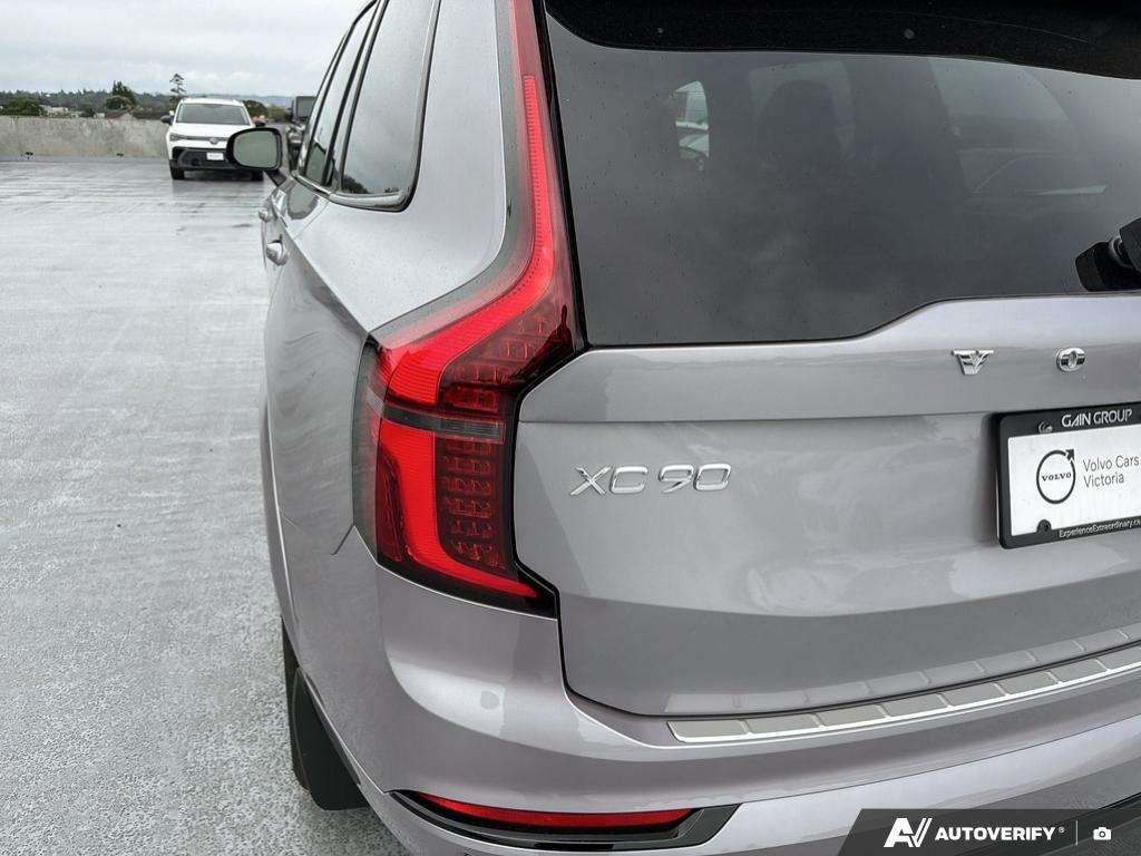 2026 Volvo XC90 T8 AWD Ultra Dark Theme 7-Seater thumb 10
