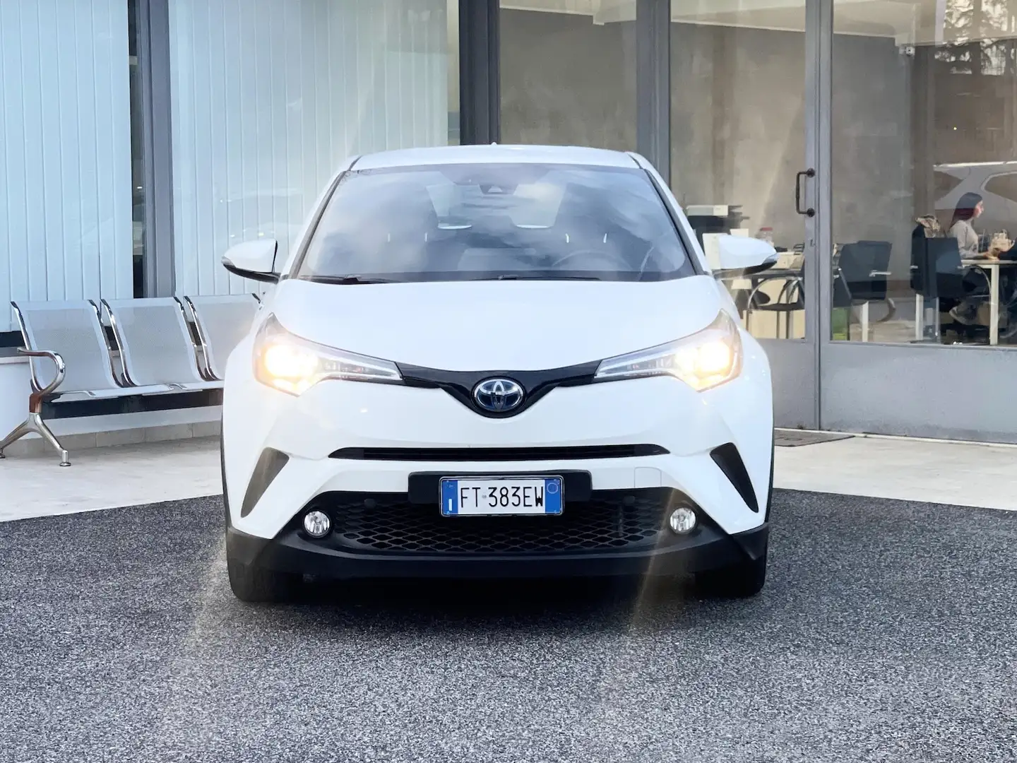 Toyota C-HR 1.8 Hybrid E-CVT 98CV E6 Neo - 2018 Blanc - 2