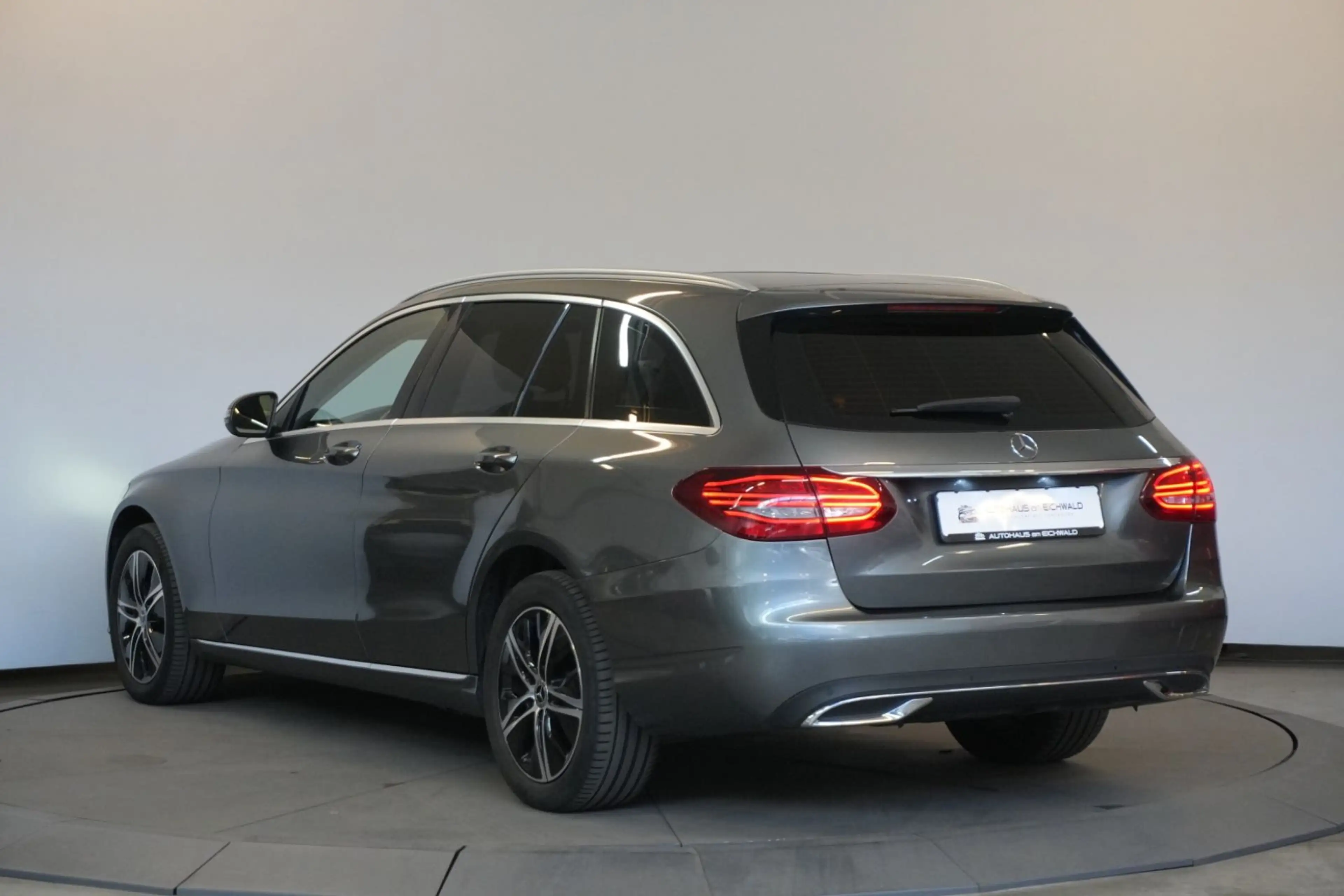 Mercedes-Benz C 220 d T 2.0 4Matic Avantgarde Pano AHK — photo 3