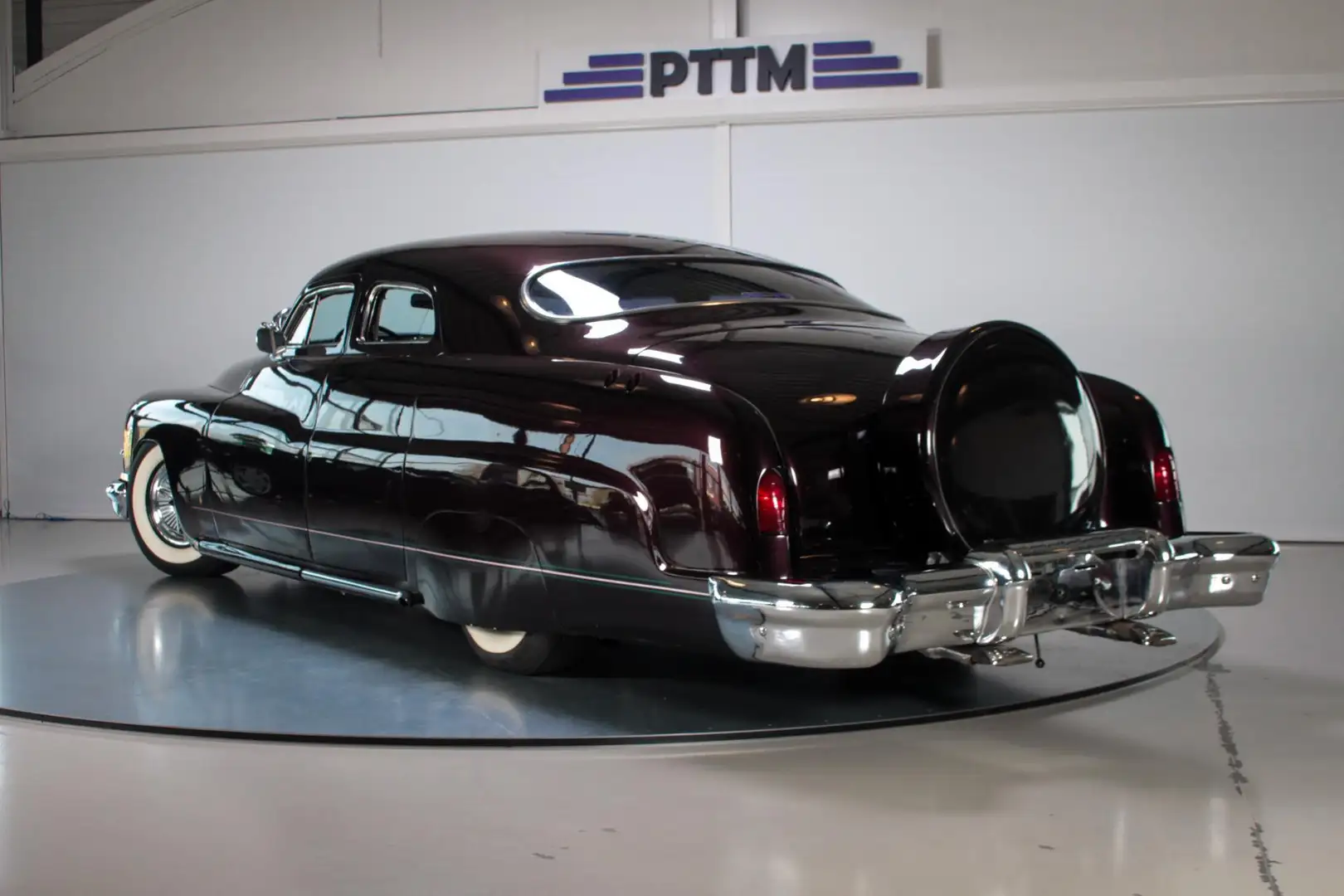 Lincoln Cosmopolitan "Linczilla" Paars - 2
