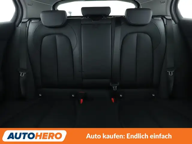 BMW 1 Series view 15
