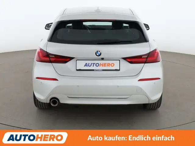 BMW 1 Series view 5