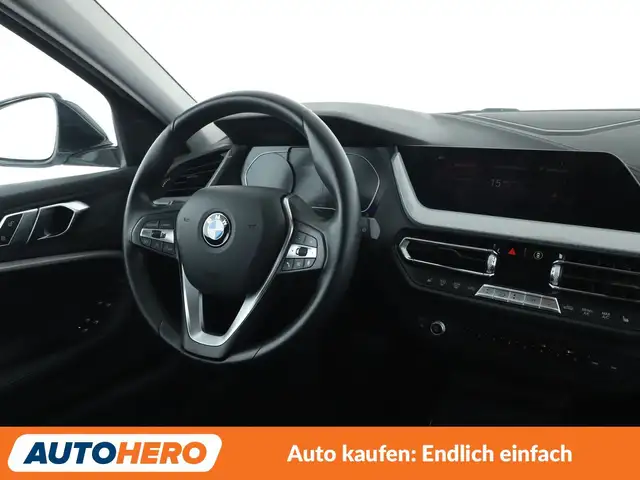 BMW 1 Series view 13
