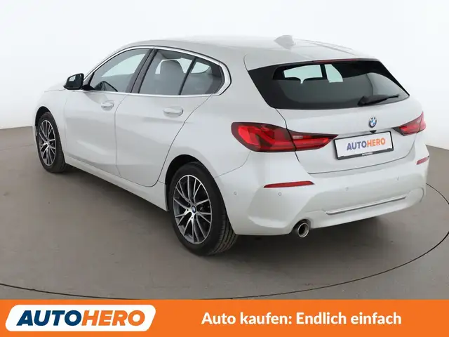 BMW 1 Series view 4