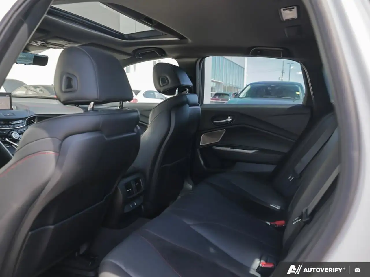 Acura TLX снимка Acura TLX