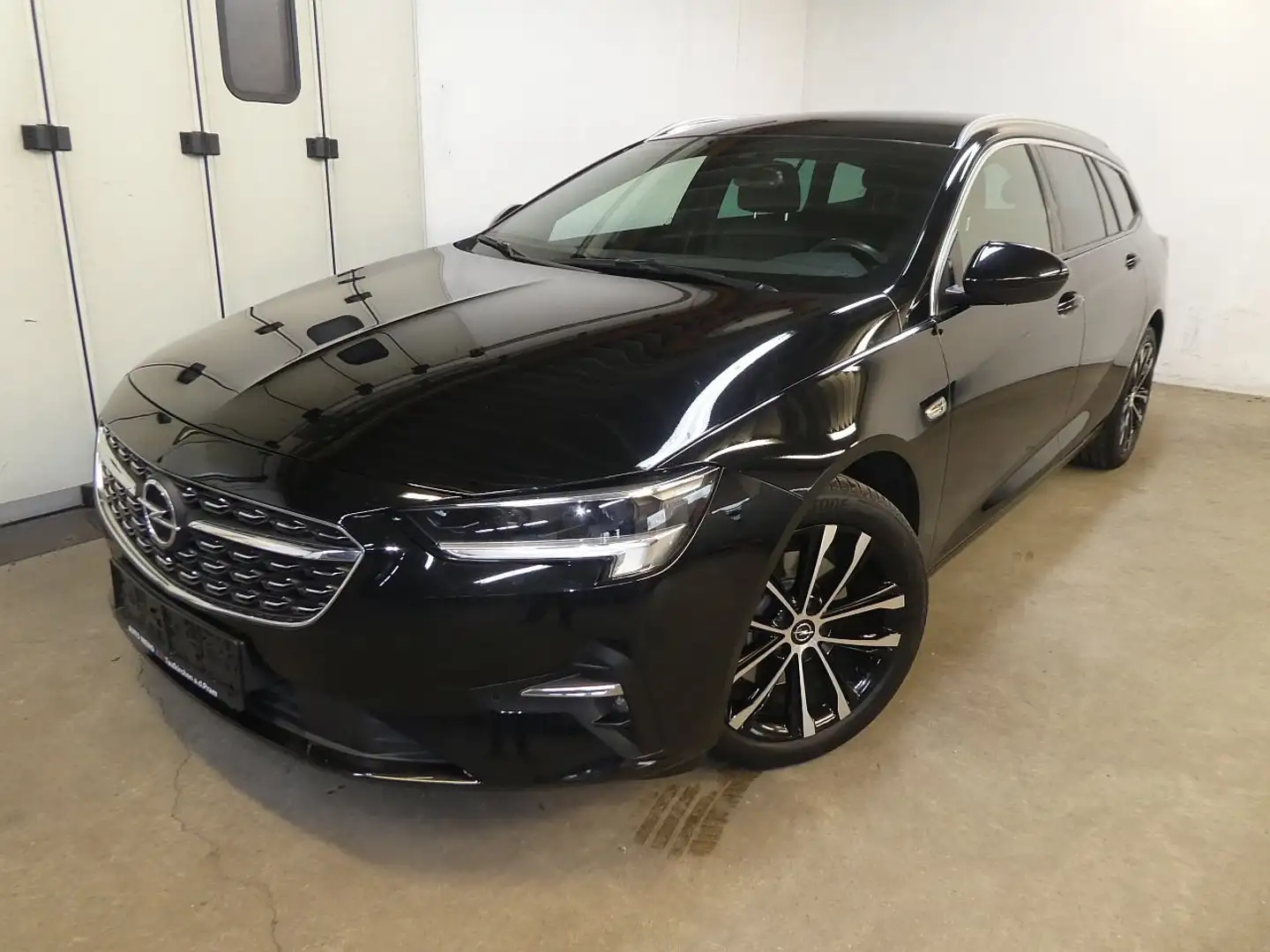 Opel Insignia 2.0 CDTI Aut. Business Kombi Schwarz - 1