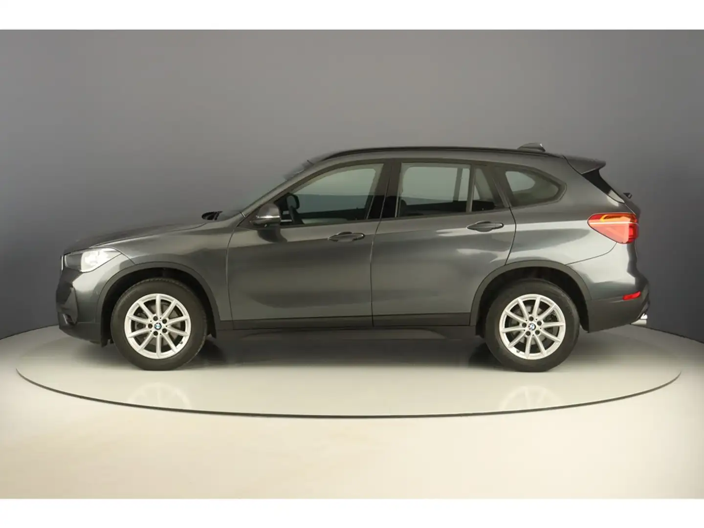 BMW X1 sDrive18iA 136pk Advantage Pack Business Grau - 2