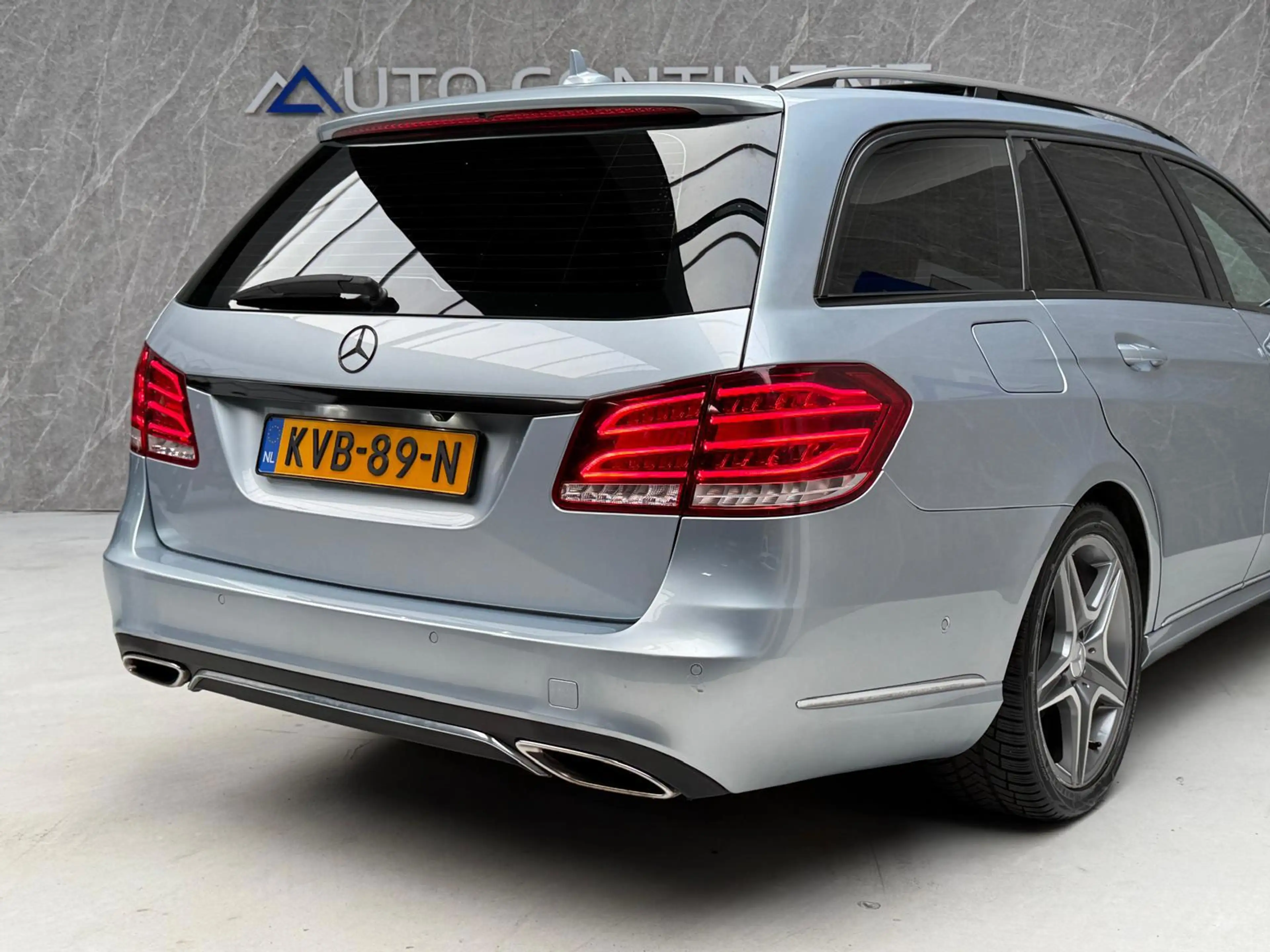 Mercedes-Benz E 400 Estate 4MATIC 333 PK / Dealer Onderhouden / Panora — photo 11