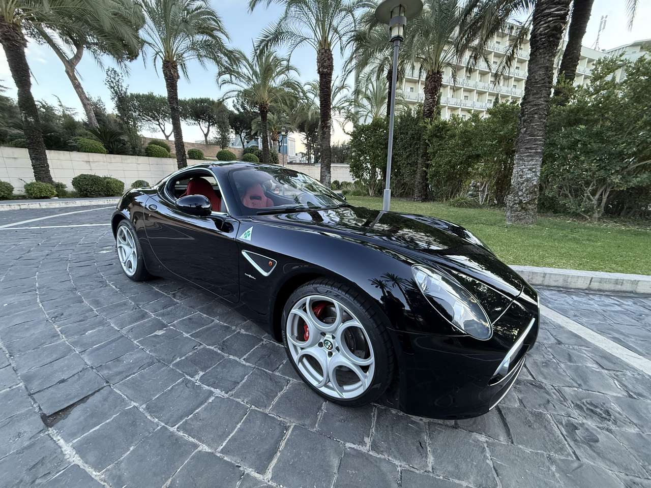 Alfa Romeo 8C Competizione Nero Oceano Perl