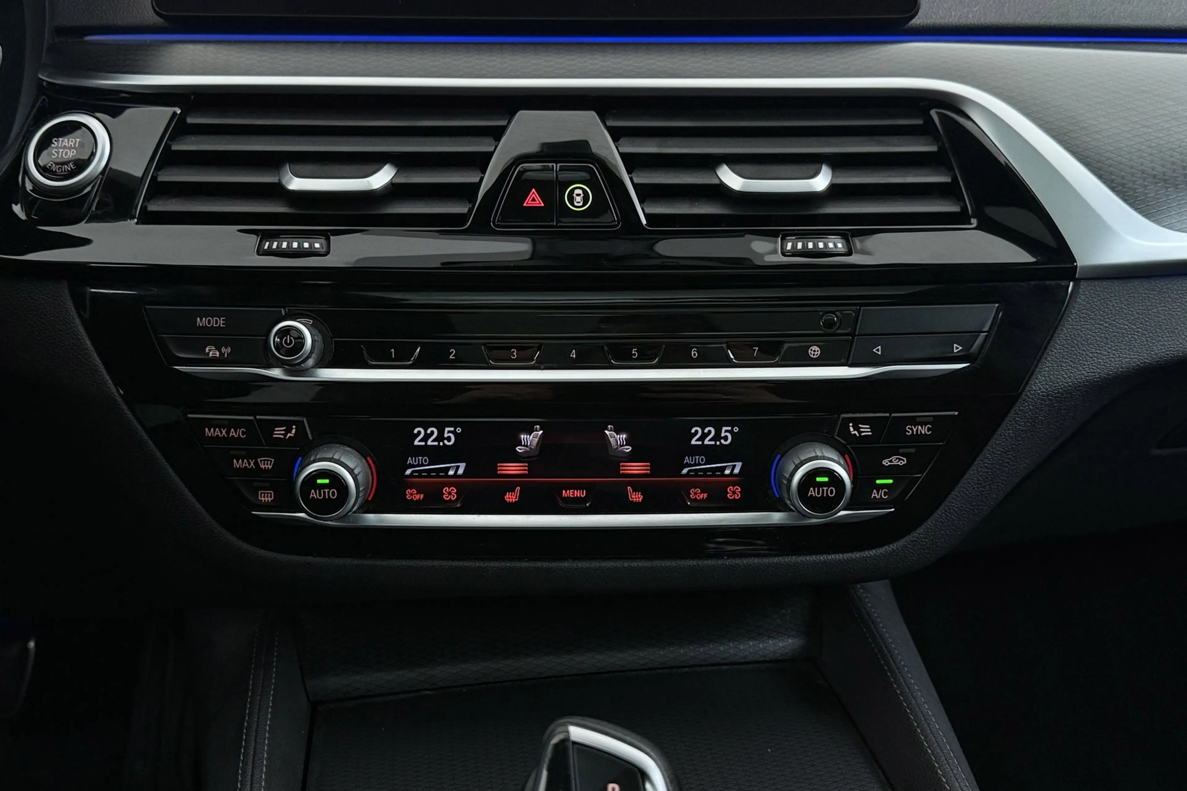 BMW 520 5-serie Touring 520i High Executive M-Sport | Pano — photo 32