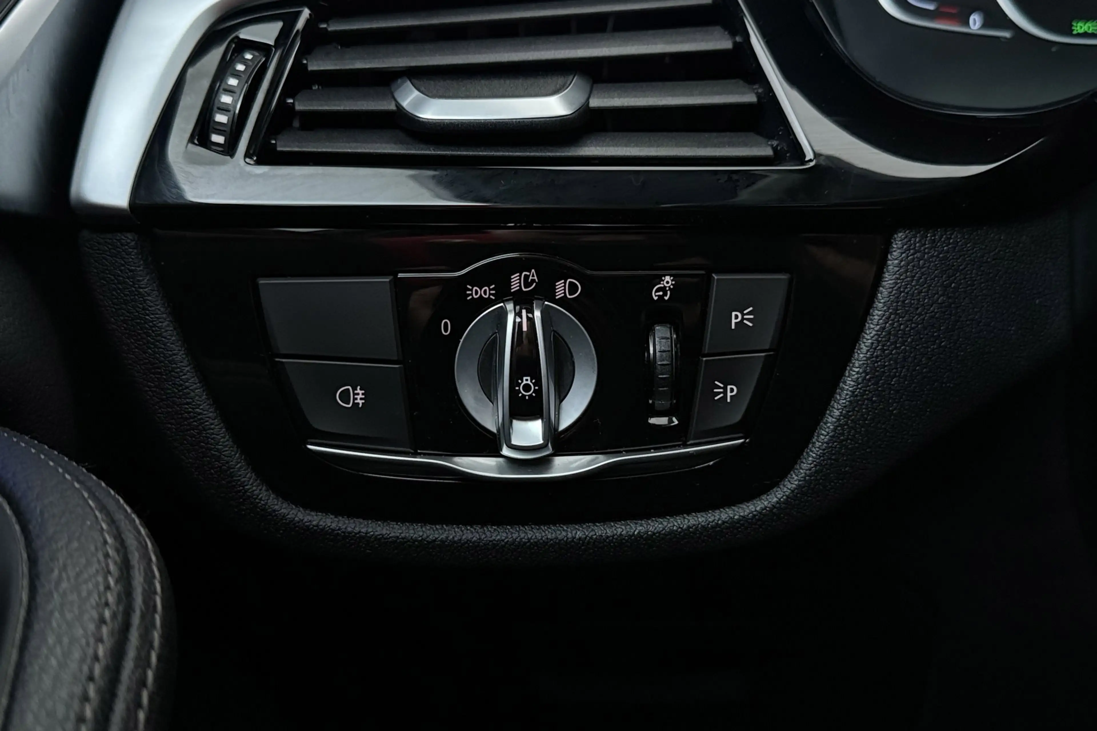 BMW 520 5-serie Touring 520i High Executive M-Sport | Pano — photo 43