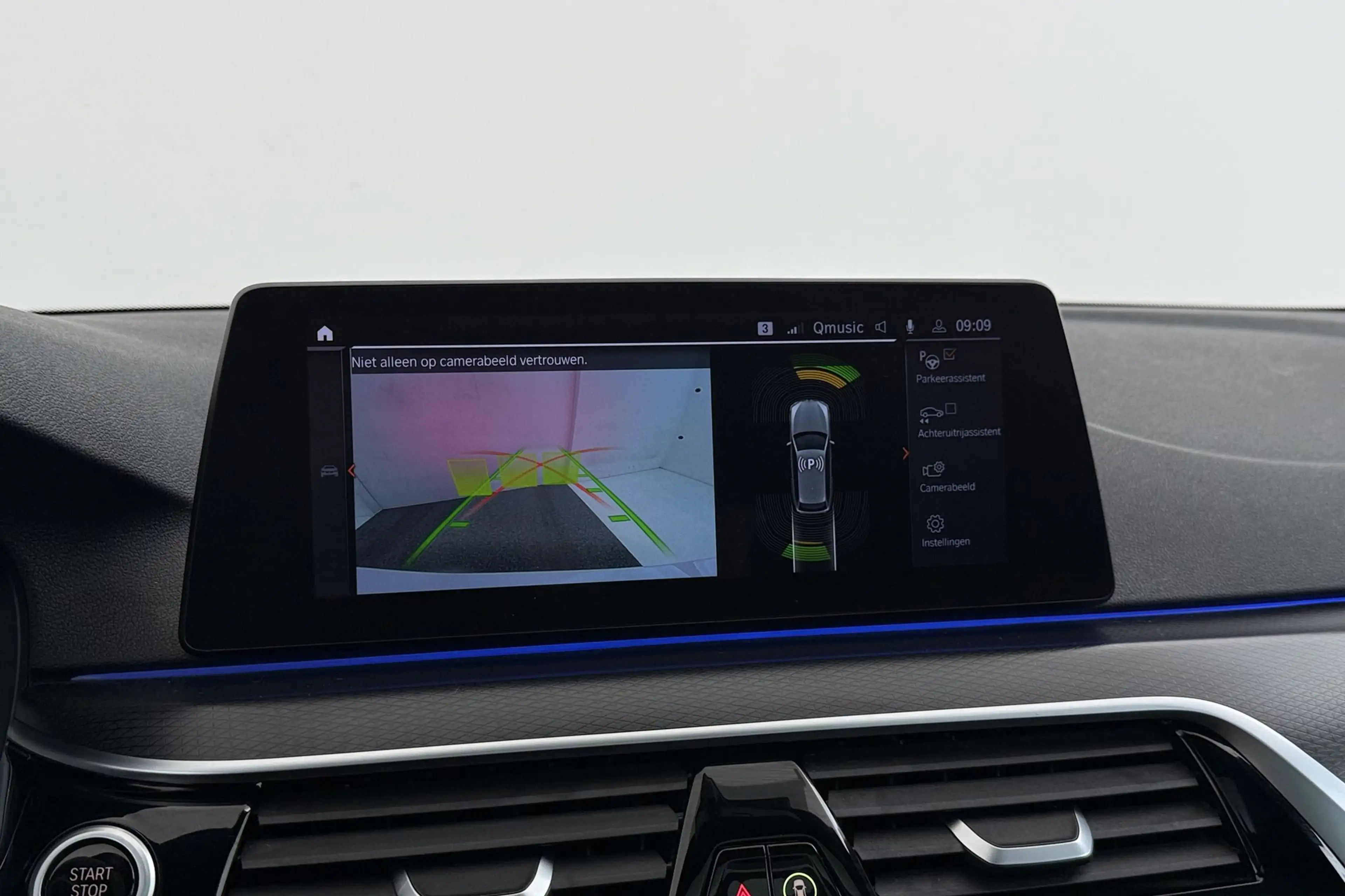 BMW 520 5-serie Touring 520i High Executive M-Sport | Pano — photo 25
