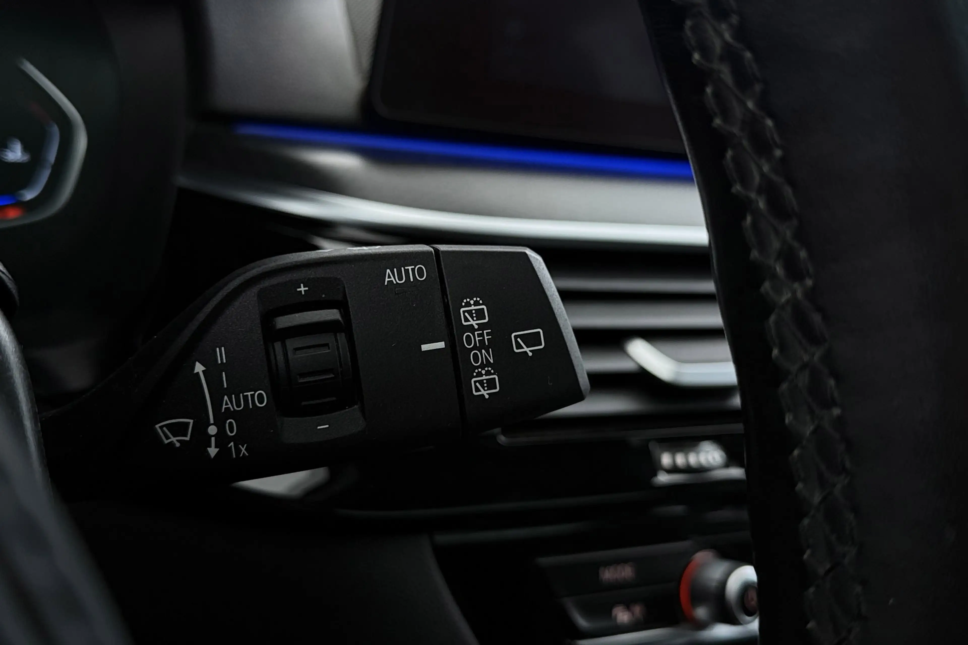 BMW 520 5-serie Touring 520i High Executive M-Sport | Pano — photo 38