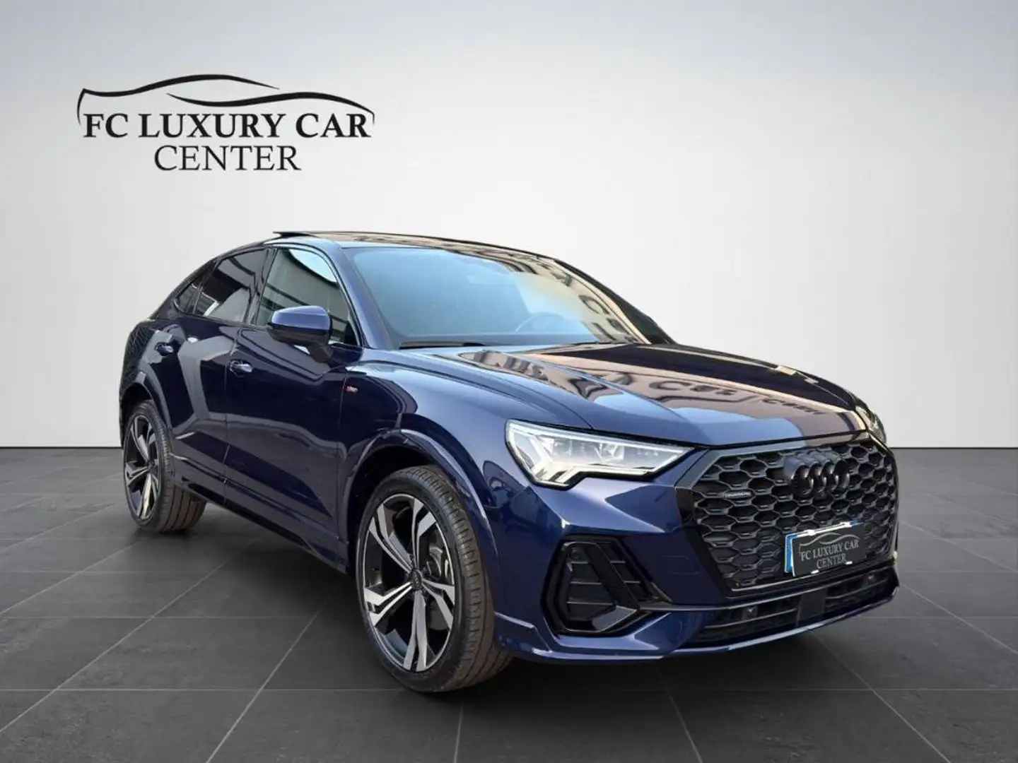 Audi Q3 40 2.0 tdi S line edition quattro 200cv s-tronic Blauw - 1