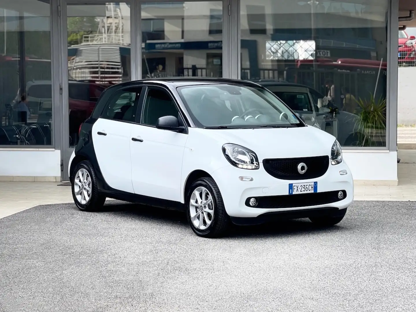 smart forFour 1.0 Benzina 71CV E6 - 2019 Bianco - 1