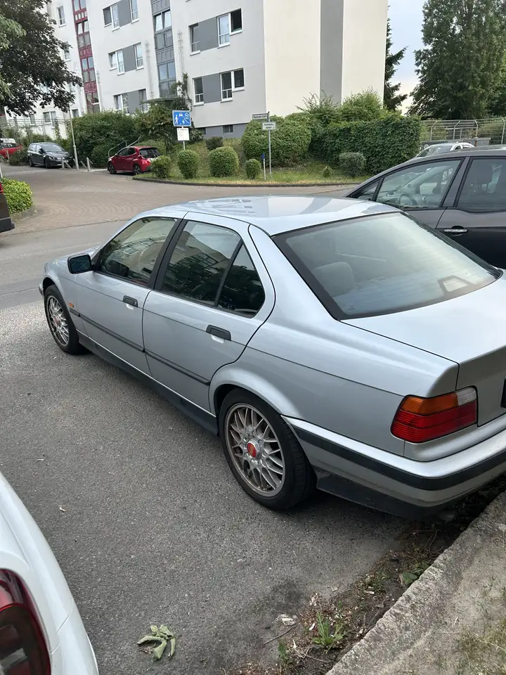 BMW 318i touring, foto 4