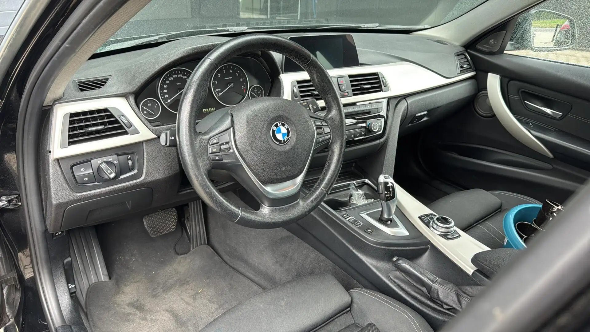 BMW 318 3-serie Touring 318i High Executive Zwart - 2