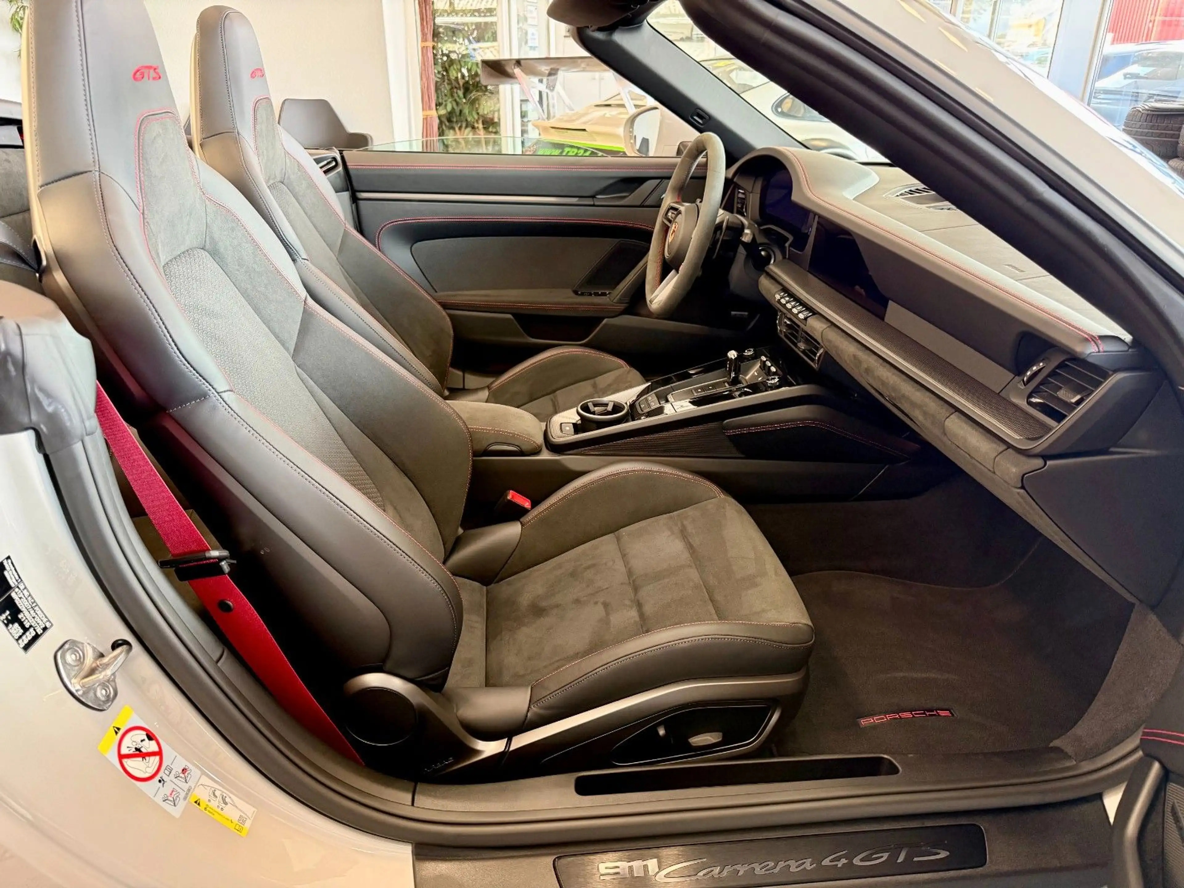 Porsche 992 911 992 Carrera 4 GTS Cabrio — photo 13