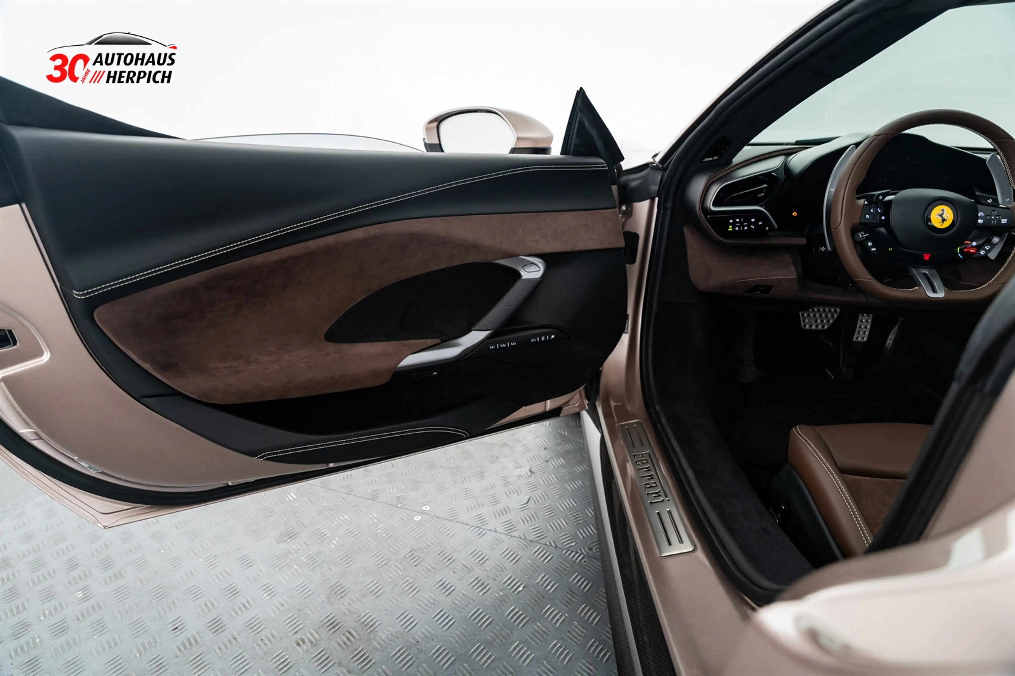 Ferrari 296 Lift Carbon SPECIAL COLOURS BRONZO SETA  — photo 11