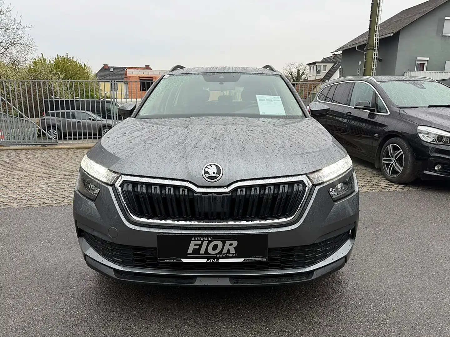 Skoda Kamiq 1,0 TSI SC (G2845) Grau - 2