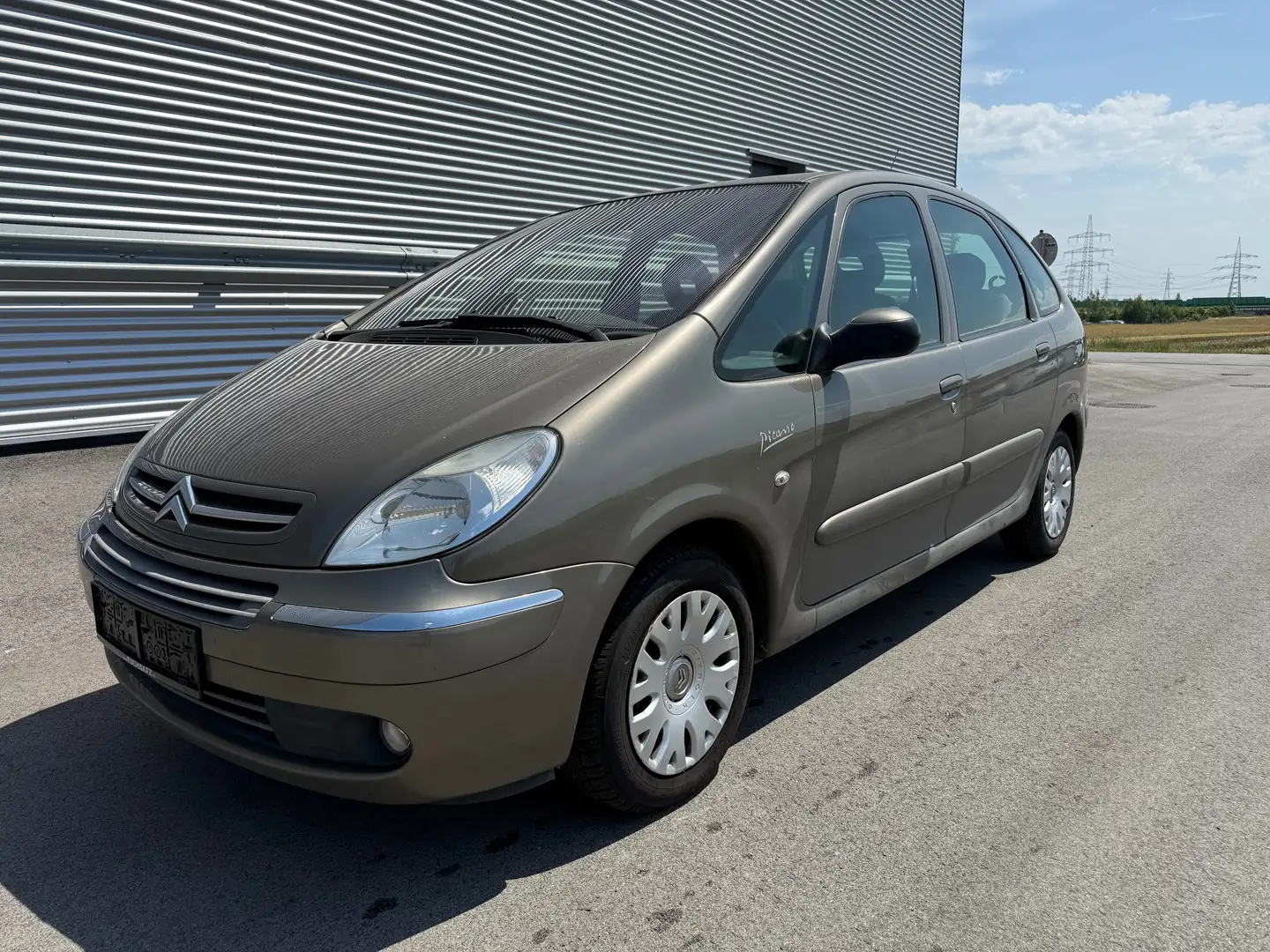 Citroen Xsara Picasso 1,6i emotion ID:62 Bruin - 2