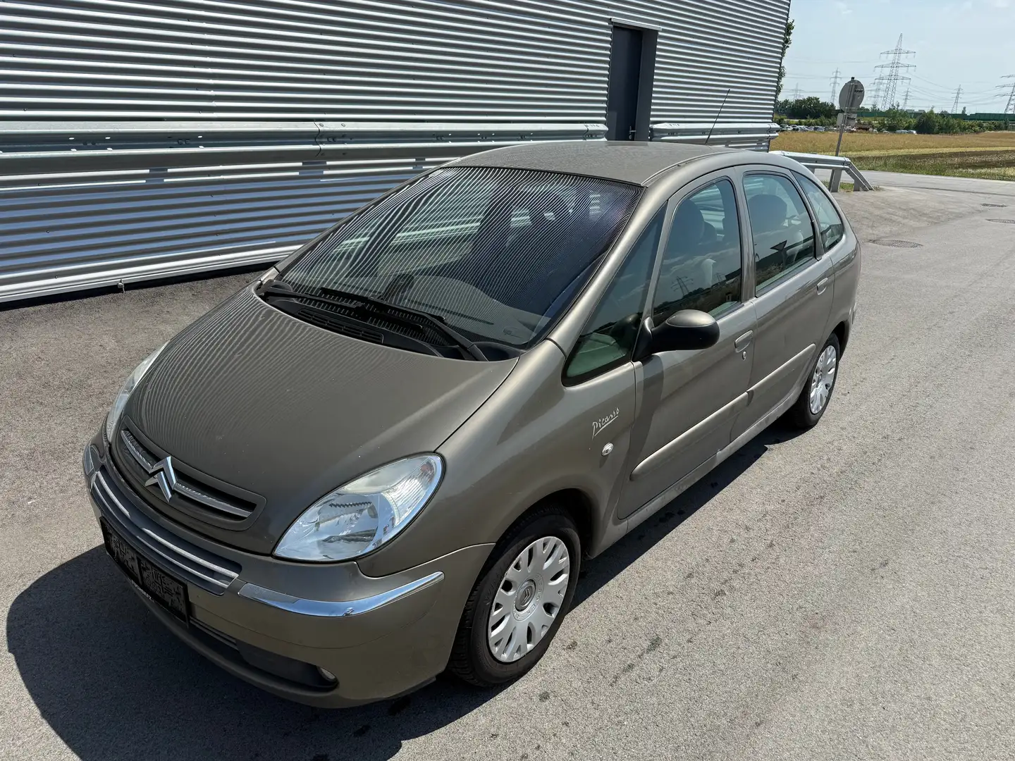 Citroen Xsara Picasso 1,6i emotion ID:62 Bruin - 1