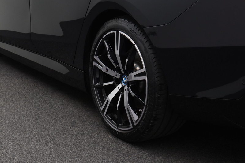 BMW 550 5-serie 550e xDrive | M-Sport | Comfortstoelen | S — photo 8